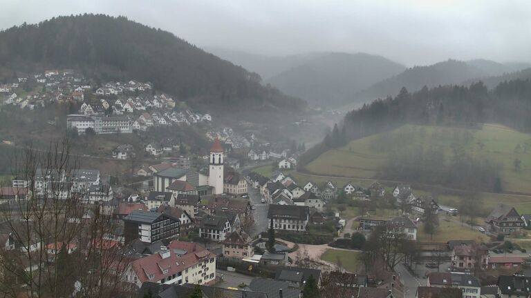 Dieses Bild zeigt eine Webcam-Aufnahme von Ottenhöfen, aufgenommen am Freitag, den 06.02.2026 um 13:00 Uhr