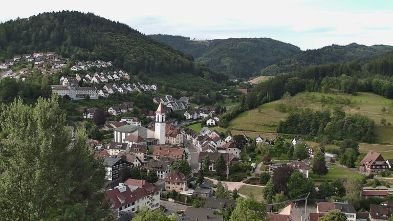Dieses Bild zeigt eine Webcam-Aufnahme von Ottenhöfen, aufgenommen am Sonntag, den 05.07.2026 um 07:40 Uhr