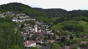 Dieses Bild zeigt eine Webcam-Aufnahme von Ottenhöfen, aufgenommen am Montag, den 18.05.2026 um 18:40 Uhr