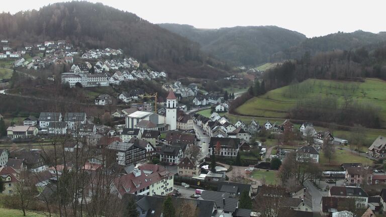 Dieses Bild zeigt eine Webcam-Aufnahme von Ottenhöfen, aufgenommen am Donnerstag, den 18.12.2025 um 08:30 Uhr