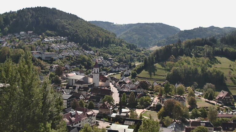 Dieses Bild zeigt eine Webcam-Aufnahme von Ottenhöfen, aufgenommen am Sonntag, den 27.09.2026 um 12:30 Uhr
