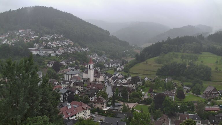 Dieses Bild zeigt eine Webcam-Aufnahme von Ottenhöfen, aufgenommen am Freitag, den 12.06.2026 um 07:00 Uhr
