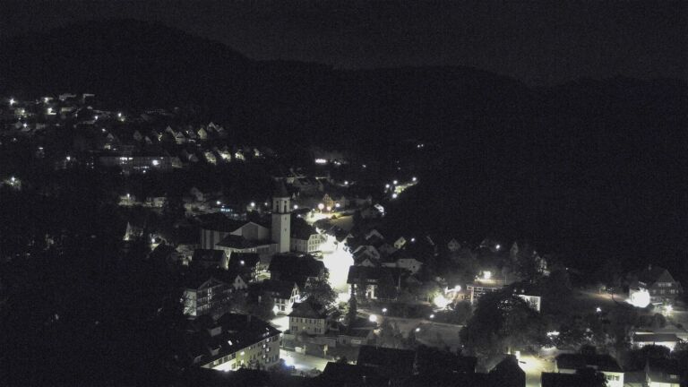 Dieses Bild zeigt eine Webcam-Aufnahme von Ottenhöfen, aufgenommen am Montag, den 24.08.2026 um 04:00 Uhr