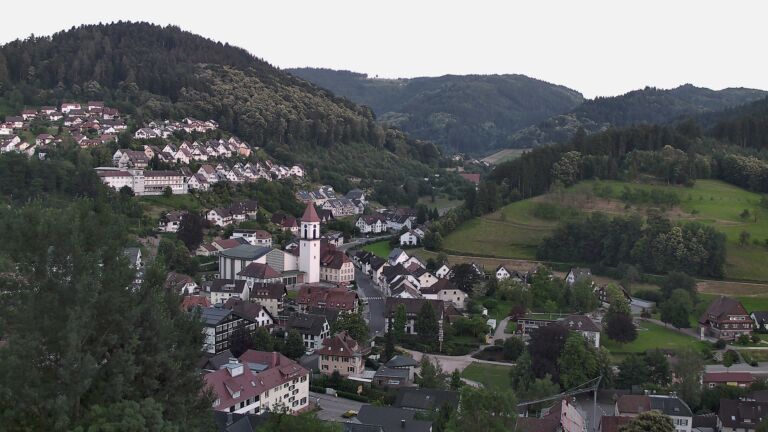 Dieses Bild zeigt eine Webcam-Aufnahme von Ottenhöfen, aufgenommen am Montag, den 22.06.2026 um 21:30 Uhr