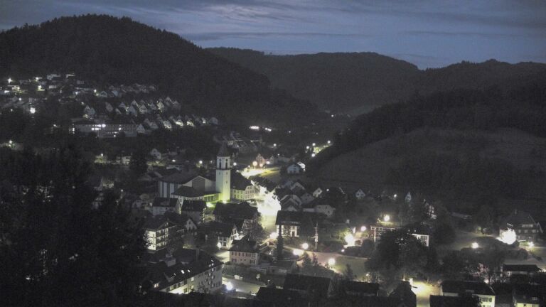 Dieses Bild zeigt eine Webcam-Aufnahme von Ottenhöfen, aufgenommen am Freitag, den 08.05.2026 um 05:00 Uhr