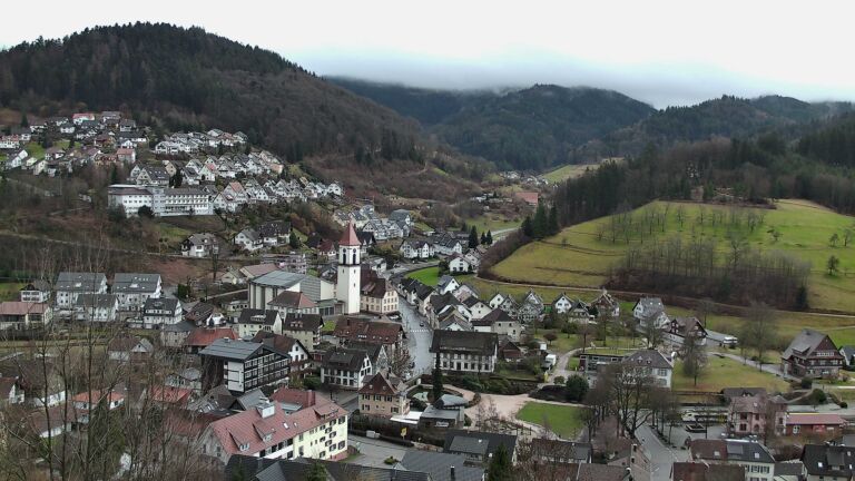 Dieses Bild zeigt eine Webcam-Aufnahme von Ottenhöfen, aufgenommen am Samstag, den 21.02.2026 um 17:00 Uhr