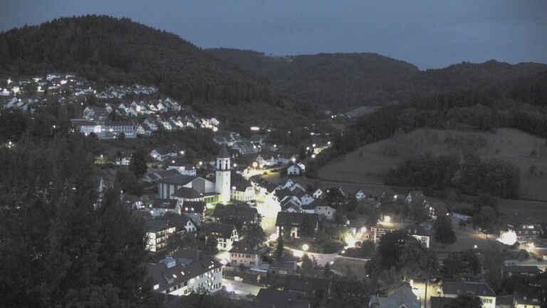 Dieses Bild zeigt eine Webcam-Aufnahme von Ottenhöfen, aufgenommen am Mittwoch, den 22.07.2026 um 22:00 Uhr