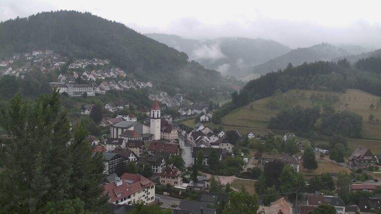 Dieses Bild zeigt eine Webcam-Aufnahme von Ottenhöfen, aufgenommen am Sonntag, den 19.07.2026 um 06:30 Uhr