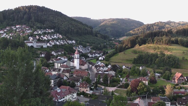 Dieses Bild zeigt eine Webcam-Aufnahme von Ottenhöfen, aufgenommen am Freitag, den 03.07.2026 um 06:30 Uhr