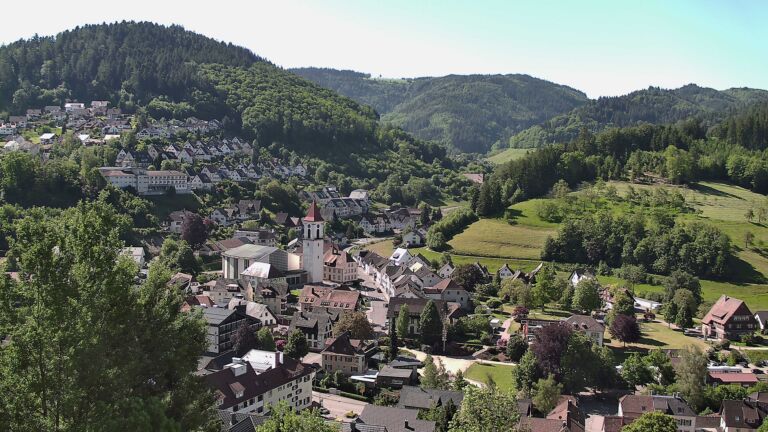 Dieses Bild zeigt eine Webcam-Aufnahme von Ottenhöfen, aufgenommen am Freitag, den 22.05.2026 um 10:20 Uhr