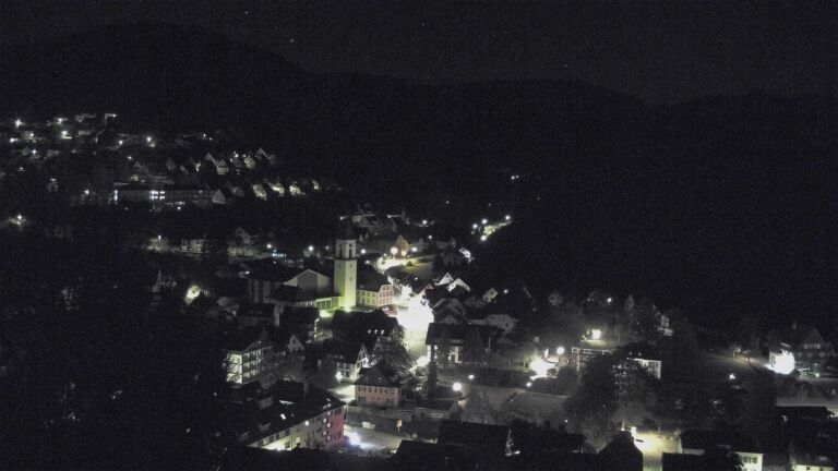 Dieses Bild zeigt eine Webcam-Aufnahme von Ottenhöfen, aufgenommen am Dienstag, den 13.10.2026 um 05:00 Uhr
