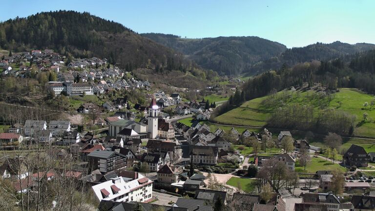 Dieses Bild zeigt eine Webcam-Aufnahme von Ottenhöfen, aufgenommen am Mittwoch, den 08.04.2026 um 15:20 Uhr