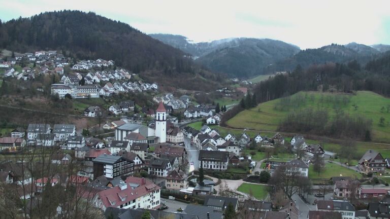 Dieses Bild zeigt eine Webcam-Aufnahme von Ottenhöfen, aufgenommen am Montag, den 30.03.2026 um 07:10 Uhr