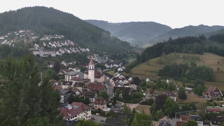 Dieses Bild zeigt eine Webcam-Aufnahme von Ottenhöfen, aufgenommen am Samstag, den 01.08.2026 um 07:40 Uhr