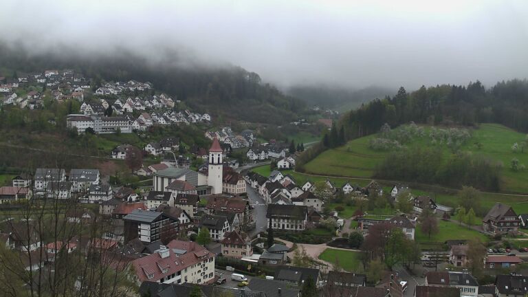 Dieses Bild zeigt eine Webcam-Aufnahme von Ottenhöfen, aufgenommen am Montag, den 13.04.2026 um 09:40 Uhr