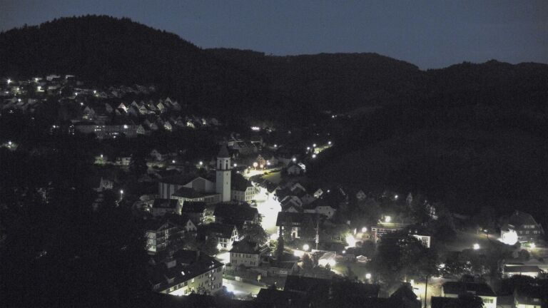 Dieses Bild zeigt eine Webcam-Aufnahme von Ottenhöfen, aufgenommen am Donnerstag, den 18.06.2026 um 04:00 Uhr