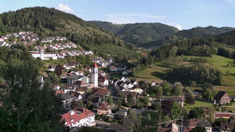 Dieses Bild zeigt eine Webcam-Aufnahme von Ottenhöfen, aufgenommen am Montag, den 22.06.2026 um 19:30 Uhr