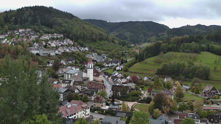 Dieses Bild zeigt eine Webcam-Aufnahme von Ottenhöfen, aufgenommen am Samstag, den 24.10.2026 um 11:00 Uhr
