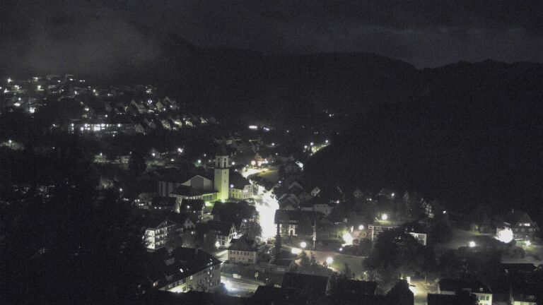 Dieses Bild zeigt eine Webcam-Aufnahme von Ottenhöfen, aufgenommen am Sonntag, den 10.05.2026 um 22:00 Uhr