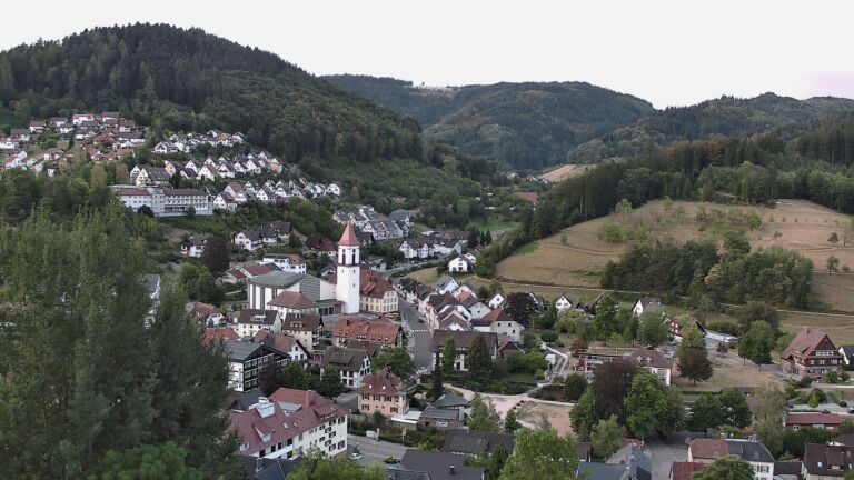 Dieses Bild zeigt eine Webcam-Aufnahme von Ottenhöfen, aufgenommen am Samstag, den 15.08.2026 um 06:30 Uhr