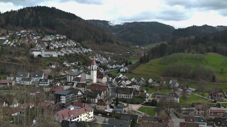 Dieses Bild zeigt eine Webcam-Aufnahme von Ottenhöfen, aufgenommen am Dienstag, den 31.03.2026 um 17:20 Uhr