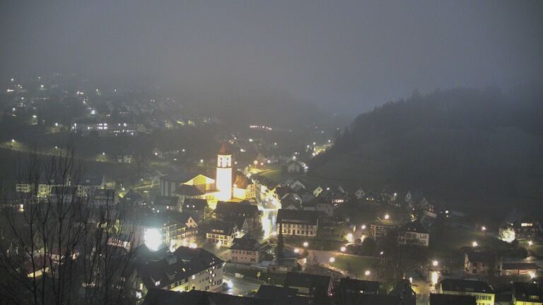 Dieses Bild zeigt eine Webcam-Aufnahme von Ottenhöfen, aufgenommen am Samstag, den 28.03.2026 um 19:20 Uhr