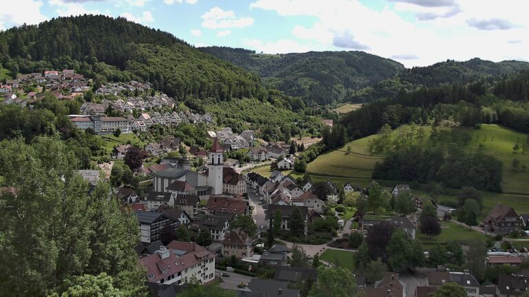 Dieses Bild zeigt eine Webcam-Aufnahme von Ottenhöfen, aufgenommen am Samstag, den 06.06.2026 um 14:30 Uhr